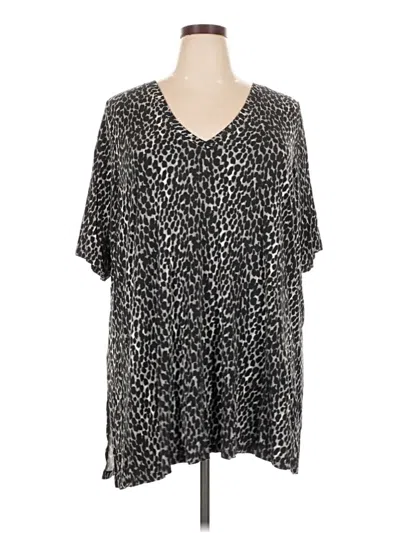 Pre-owned Torrid Short Sleeve T-shirt In Black