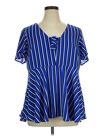 Pre-owned Torrid Short Sleeve T-shirt In Blue
