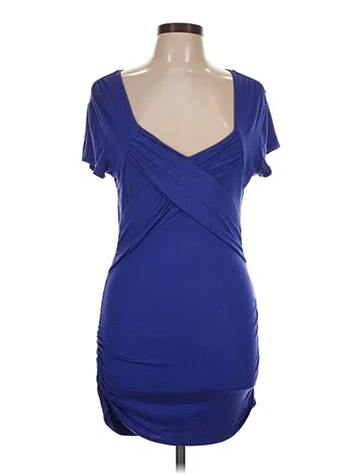 Pre-owned Torrid Short Sleeve T-shirt In Blue