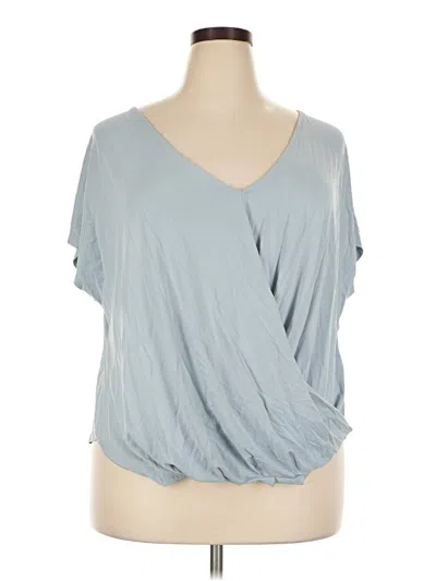 Pre-owned Torrid Short Sleeve T-shirt In Blue