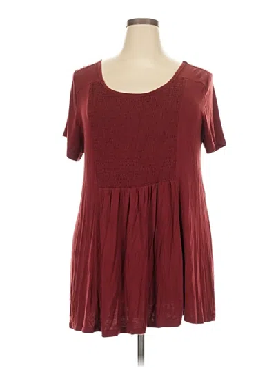 Pre-owned Torrid Short Sleeve T-shirt In Burgundy