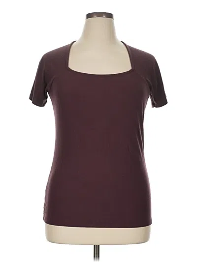 Pre-owned Torrid Short Sleeve T-shirt In Burgundy