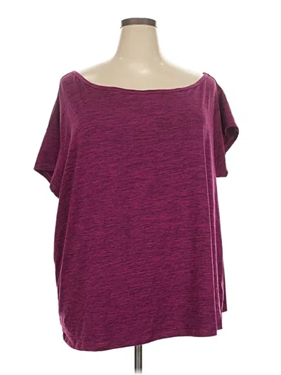 Pre-owned Torrid Short Sleeve T-shirt In Burgundy