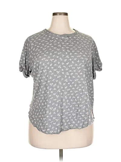 Pre-owned Torrid Short Sleeve T-shirt In Gray