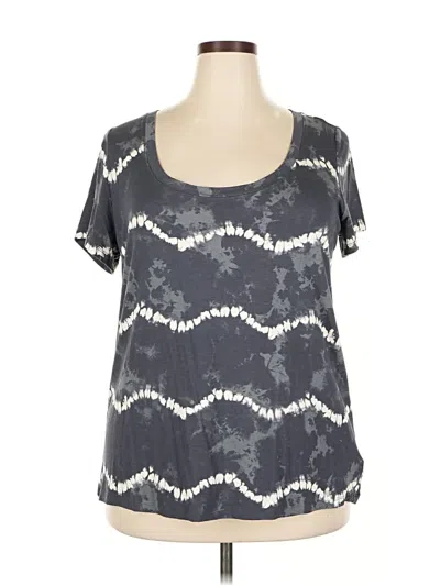 Pre-owned Torrid Short Sleeve T-shirt In Gray
