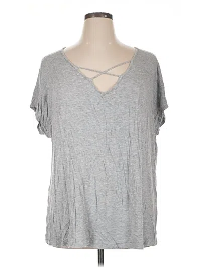 Pre-owned Torrid Short Sleeve T-shirt In Gray