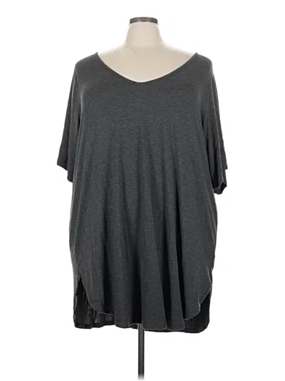 Pre-owned Torrid Short Sleeve T-shirt In Gray