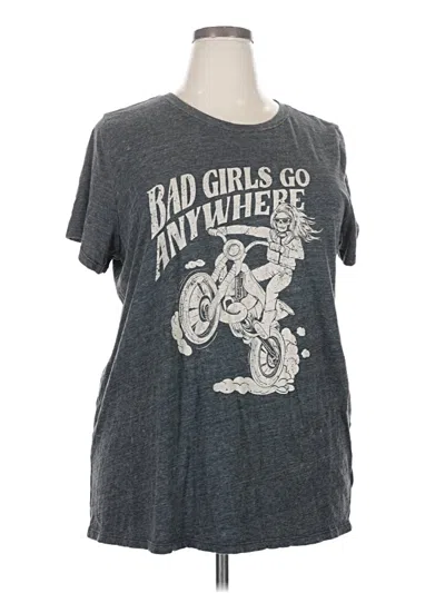 Pre-owned Torrid Short Sleeve T-shirt In Gray