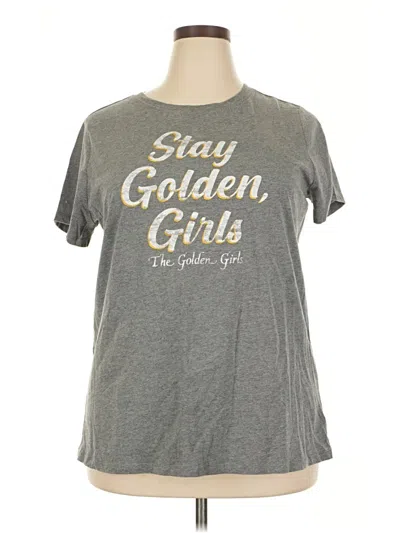Pre-owned Torrid Short Sleeve T-shirt In Gray