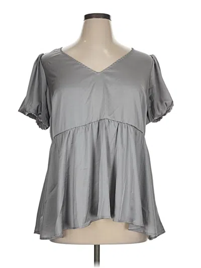 Pre-owned Torrid Short Sleeve T-shirt In Gray