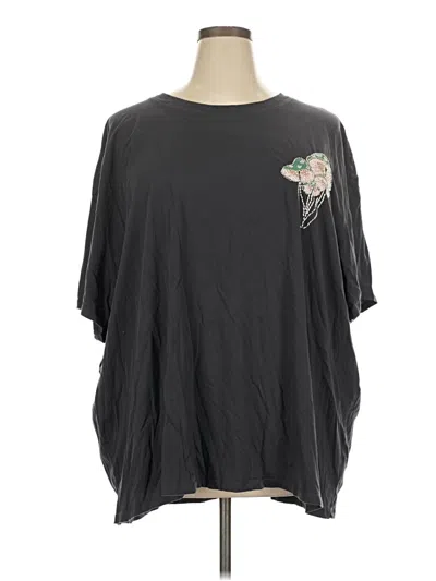 Pre-owned Torrid Short Sleeve T-shirt In Gray