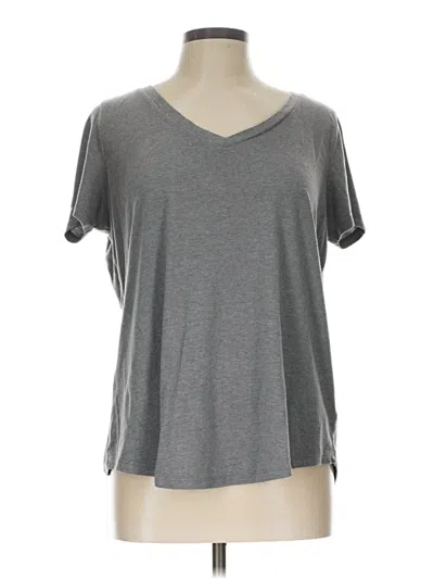 Pre-owned Torrid Short Sleeve T-shirt In Gray