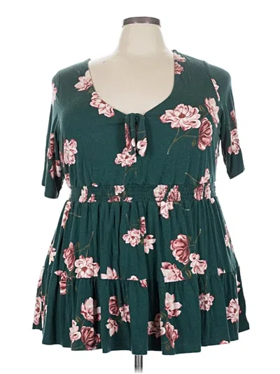 Pre-owned Torrid Short Sleeve T-shirt In Green