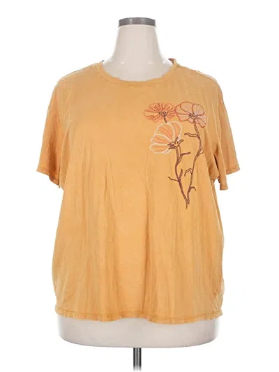 Pre-owned Torrid Short Sleeve T-shirt In Yellow