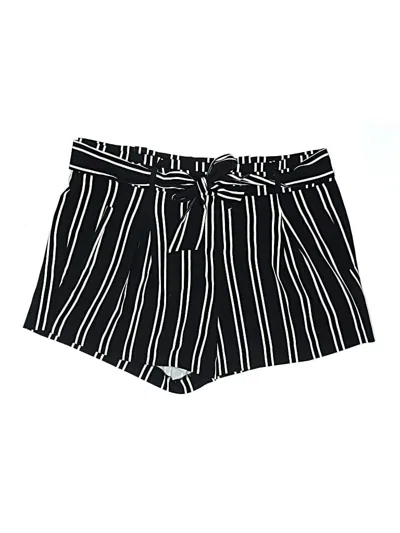 Pre-owned Torrid Shorts In Black