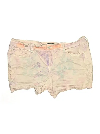 Pre-owned Torrid Shorts In Ivory