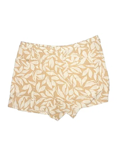 Pre-owned Torrid Shorts In Ivory