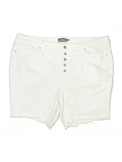 Pre-owned Torrid Shorts In White