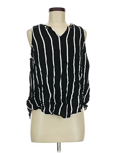 Pre-owned Torrid Sleeveless Blouse In Black