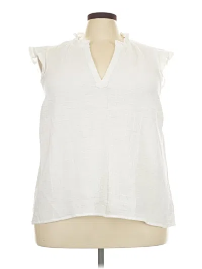 Pre-owned Torrid Sleeveless Blouse In Ivory
