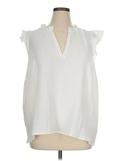 Pre-owned Torrid Sleeveless Blouse In Ivory
