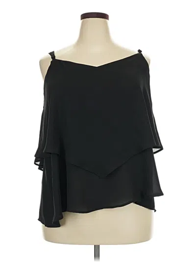 Pre-owned Torrid Sleeveless Blouse In Ivory