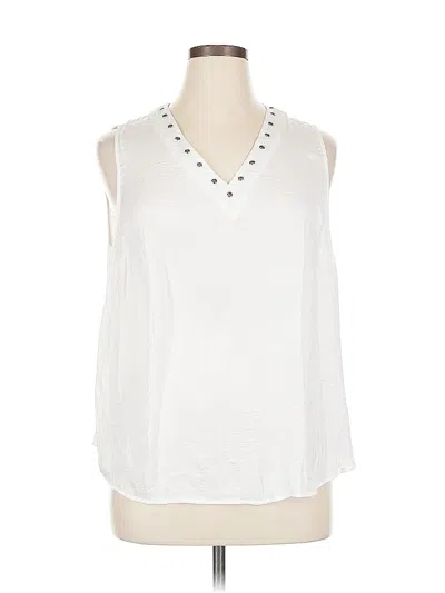 Pre-owned Torrid Sleeveless Blouse In White