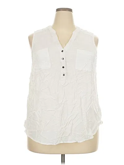 Pre-owned Torrid Sleeveless Blouse In White