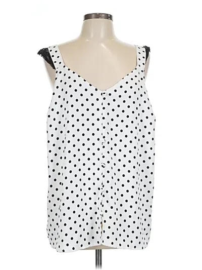 Pre-owned Torrid Sleeveless Blouse In White