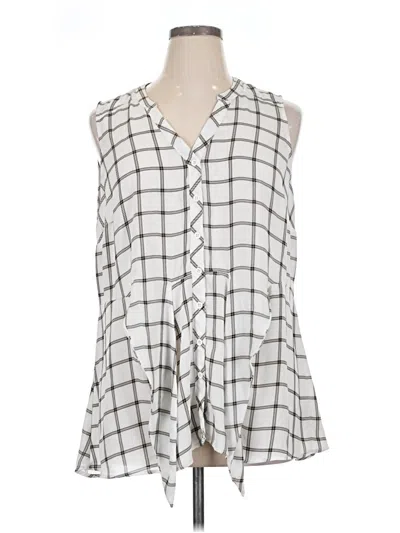 Pre-owned Torrid Sleeveless Blouse In White