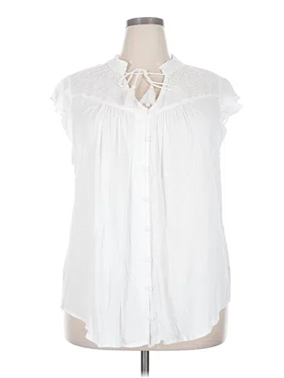 Pre-owned Torrid Sleeveless Blouse In White