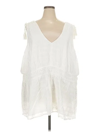 Pre-owned Torrid Sleeveless Blouse In White