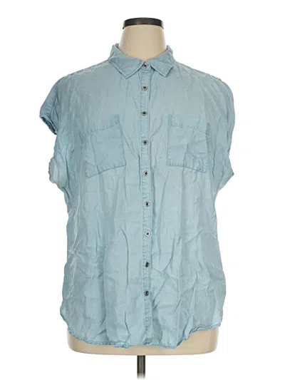 Pre-owned Torrid Sleeveless Button Down Shirt In Blue