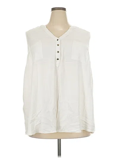 Pre-owned Torrid Sleeveless Button Down Shirt In Ivory