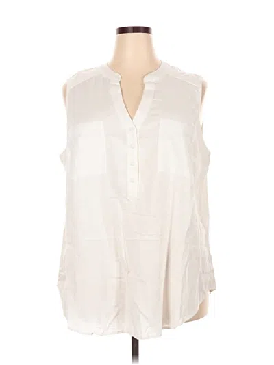 Pre-owned Torrid Sleeveless Button Down Shirt In White