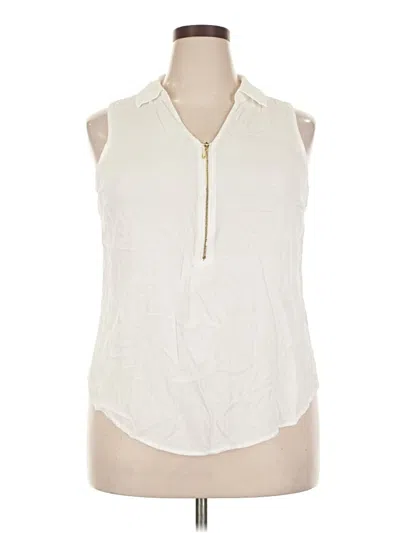Pre-owned Torrid Sleeveless Button Down Shirt In White