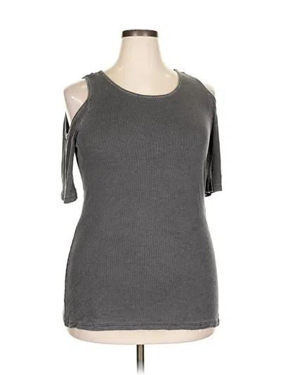 Pre-owned Torrid Sleeveless T-shirt In Gray