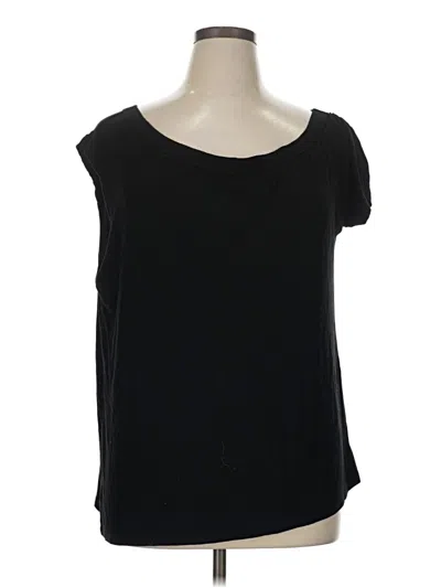 Pre-owned Torrid Sleeveless T-shirt In Black
