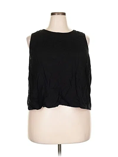 Pre-owned Torrid Sleeveless T-shirt In Black