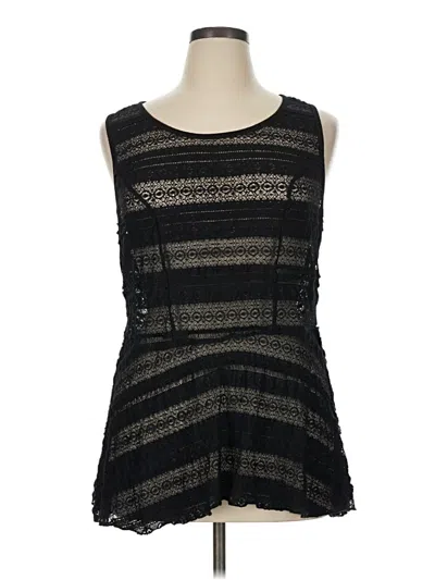 Pre-owned Torrid Sleeveless T-shirt In Black