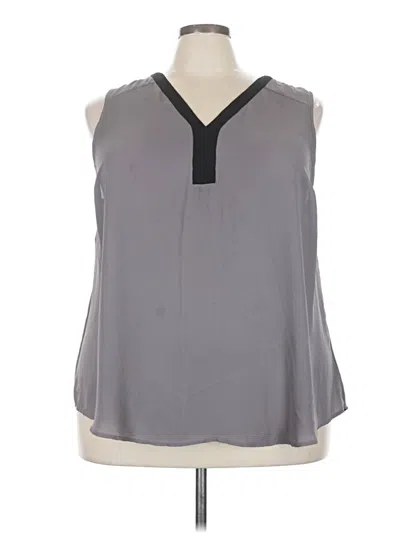 Pre-owned Torrid Sleeveless T-shirt In Gray