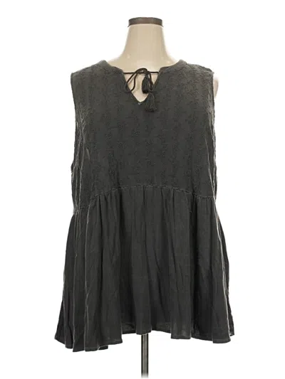 Pre-owned Torrid Sleeveless T-shirt In Gray