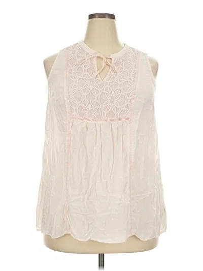 Pre-owned Torrid Sleeveless T-shirt In Ivory
