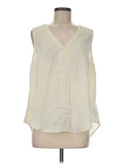 Pre-owned Torrid Sleeveless T-shirt In Ivory