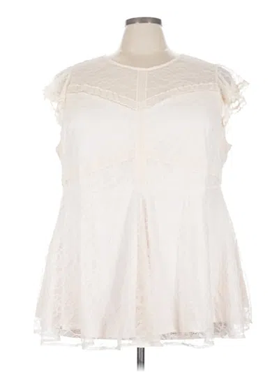 Pre-owned Torrid Sleeveless T-shirt In Ivory