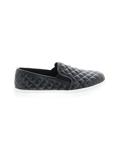 Pre-owned Torrid Sneakers In Black