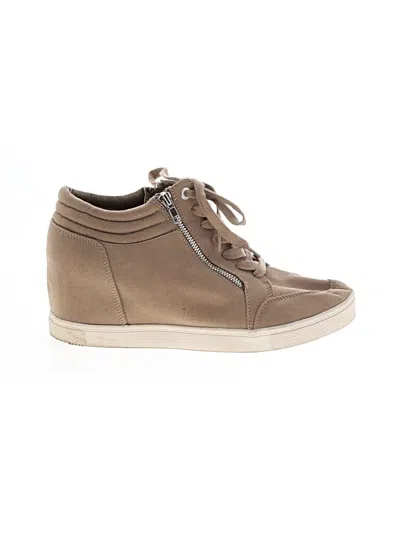 Pre-owned Torrid Sneakers In Tan
