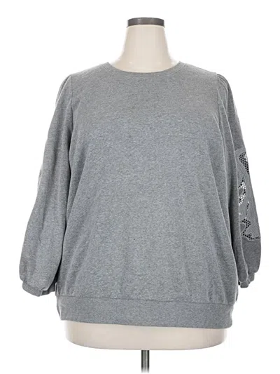 Pre-owned Torrid Sweatshirt In Gray
