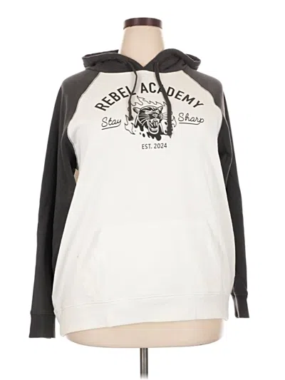 Pre-owned Torrid Sweatshirt In Silver