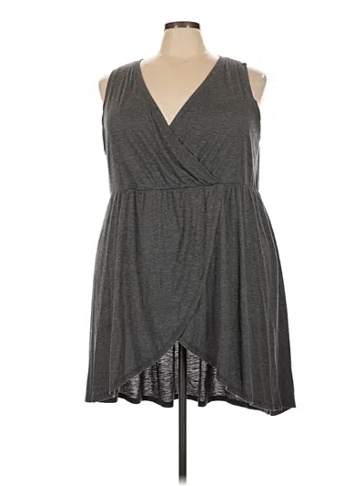 Pre-owned Torrid Tank Top Gray Plunge Neckline Tops